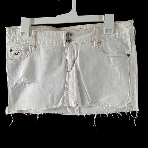 Hollister Dresses & Skirts - Hollister white distressed jean denim skirt Sz 5 (Juniors)
